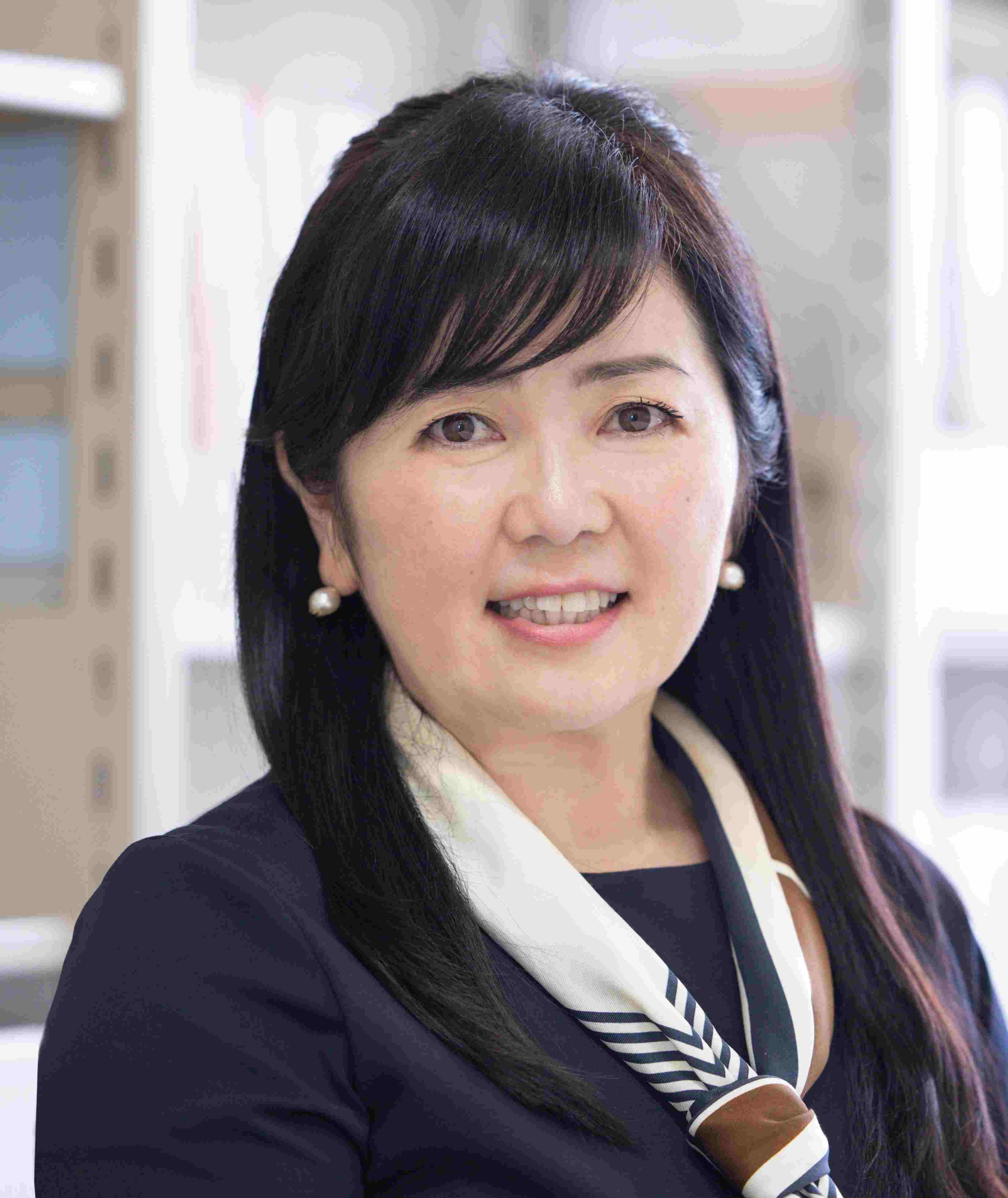准教授 利光 奈穂美